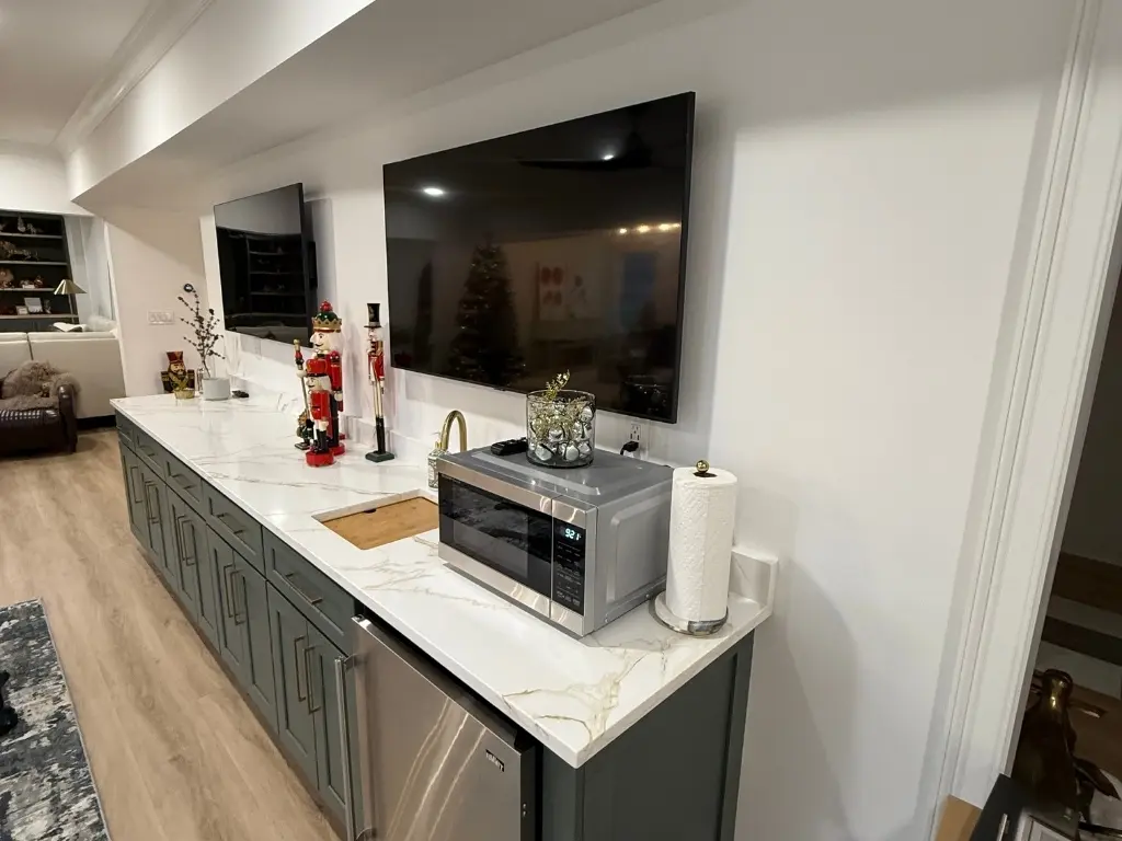 Custom basement cabinets with quartz countertops in North Atlanta